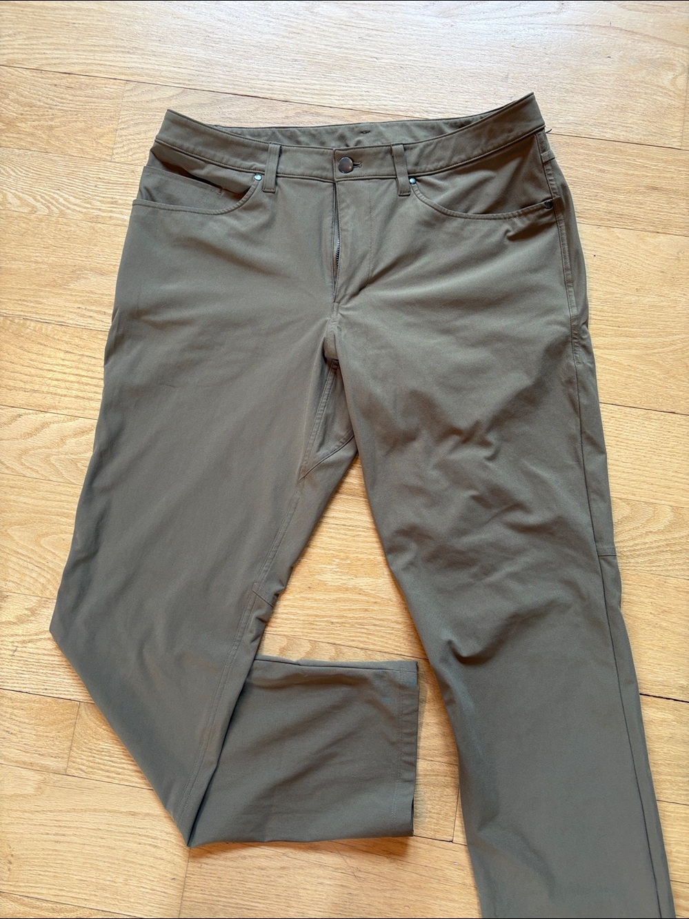 lululemon athletica khaki/tan Waistband Interior with Size Tag
